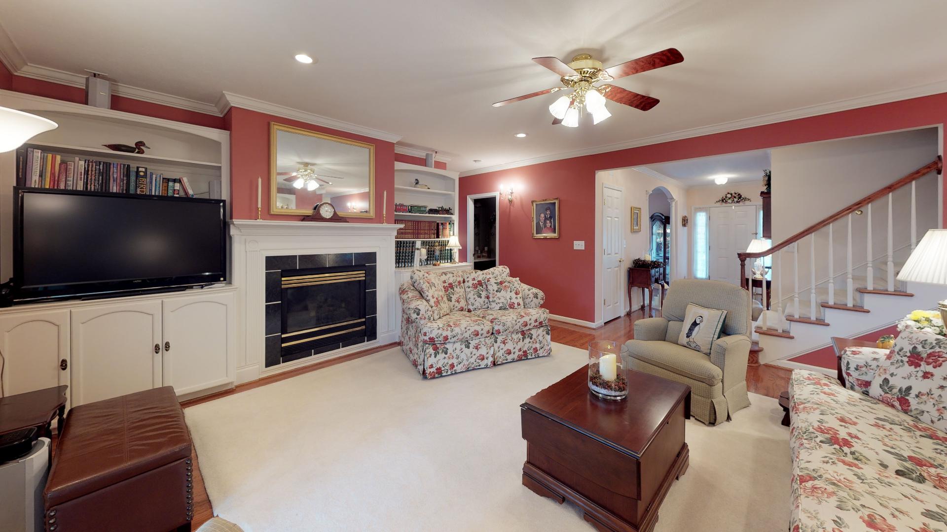 353-Platinum-Dr-Living-Room.jpg