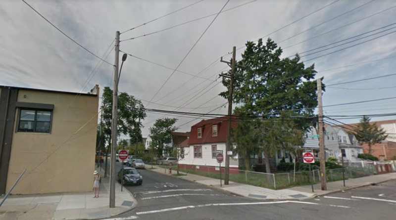 Officers Shoot Teen Gunman Who Fired into Far Rockaway Crowd