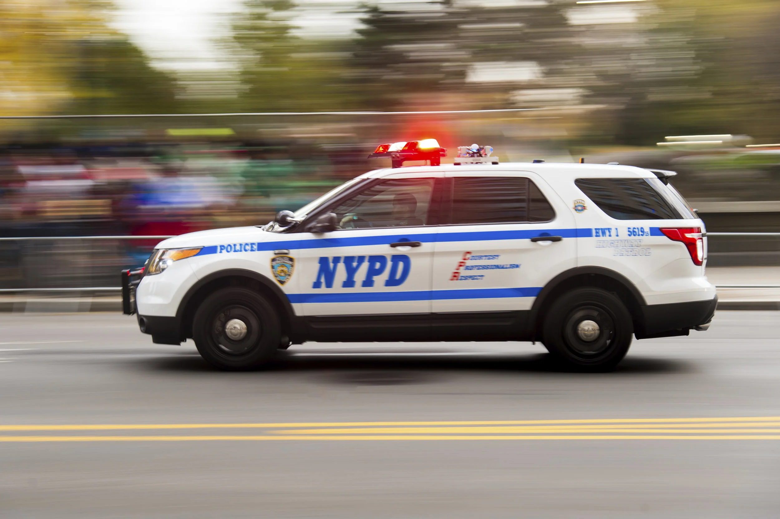 Nightclub Bouncer Fired Shots Into Crowd, Injuring One