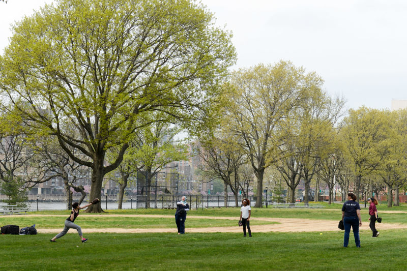 The city will devote portion of the $180 million Long Island City Strategic Plan to improve Queensbridge Park. Photo by NYC Parks.