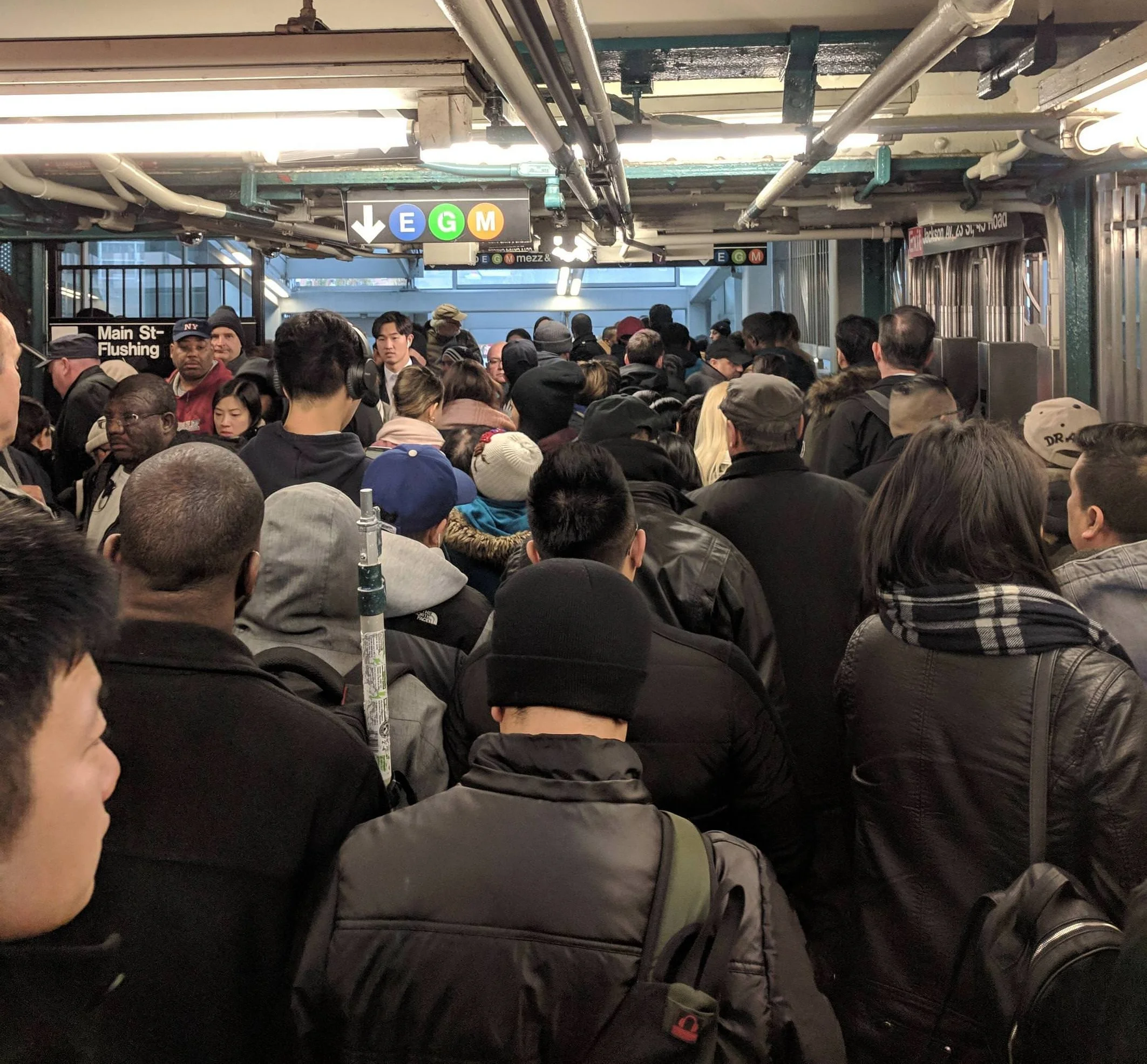 Train Trouble: Stalled 7 Train Holds Up Queens Commuters