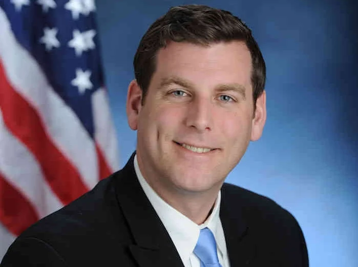  Braunstein, Queens Residents Give Back This Week