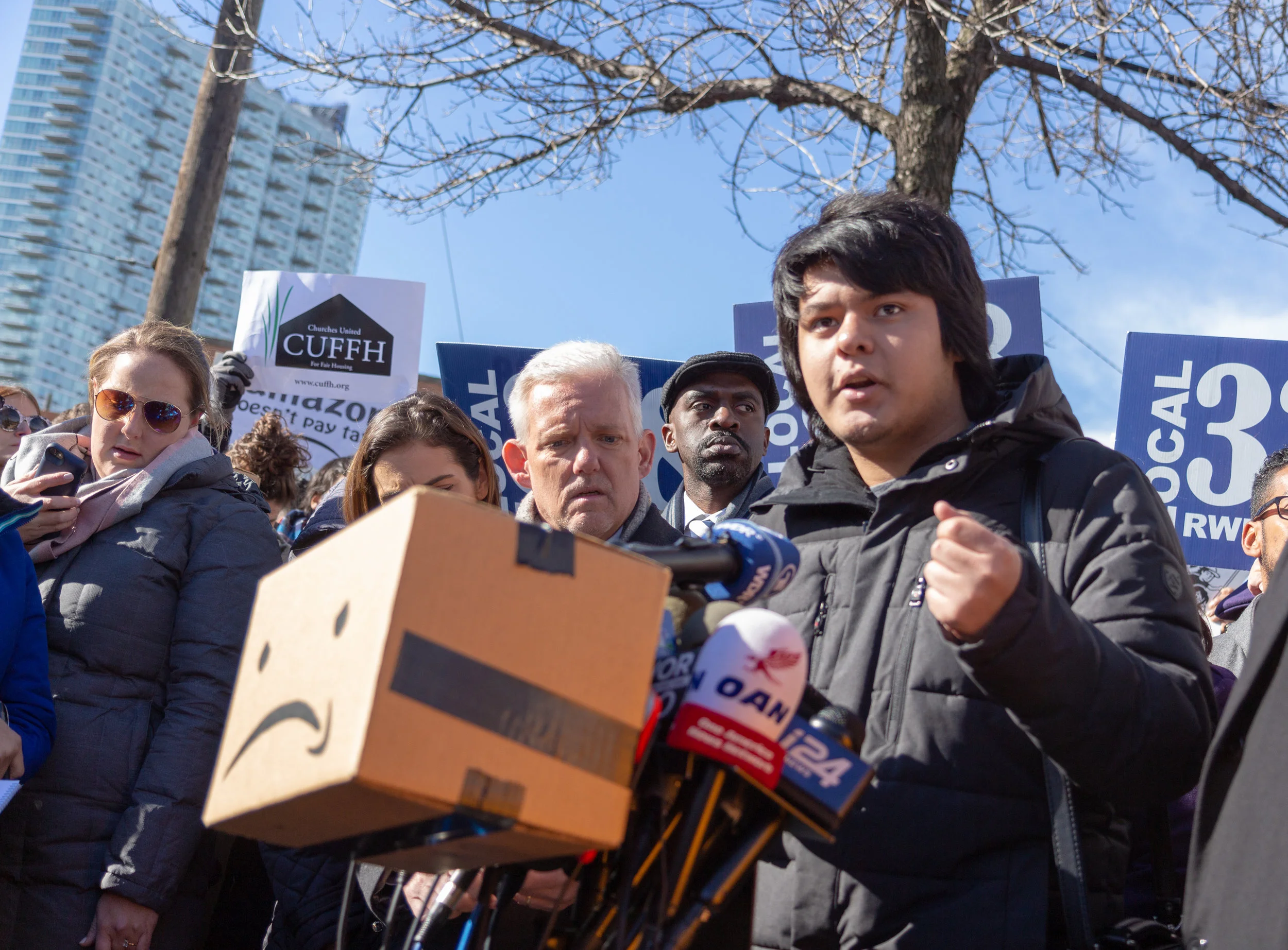 Most New Yorkers Welcome Amazon But Are Split on Subsidies, Poll Suggests