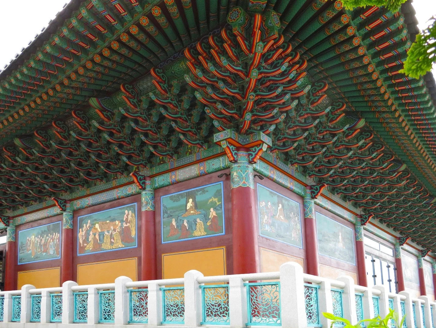 Han Ma Um Zen Center of New York in Flushing won the award for best new constructions among religious buildings.