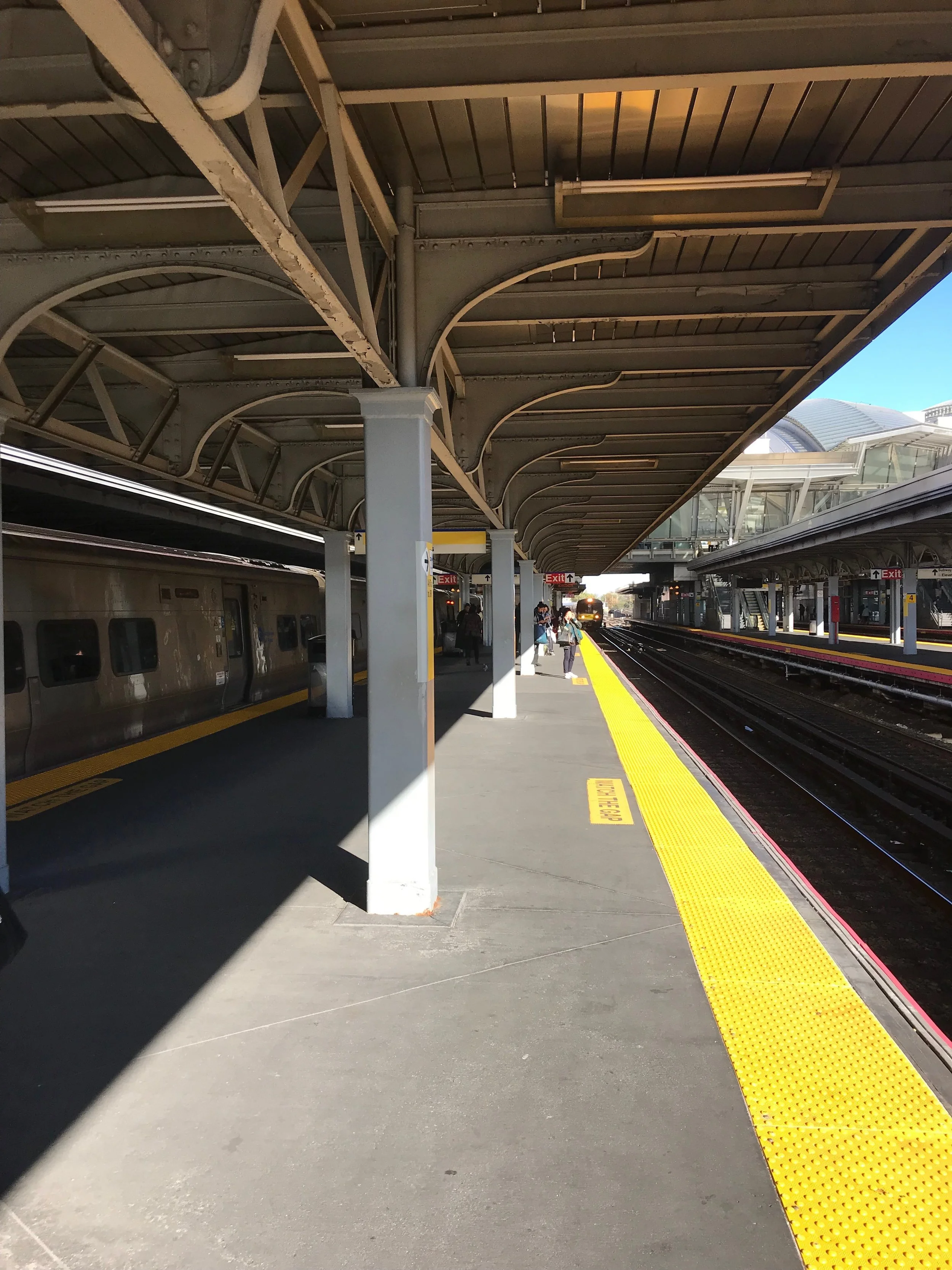The LIRR platform at Jamaica. Eagle photo by Jonathan Sperling.