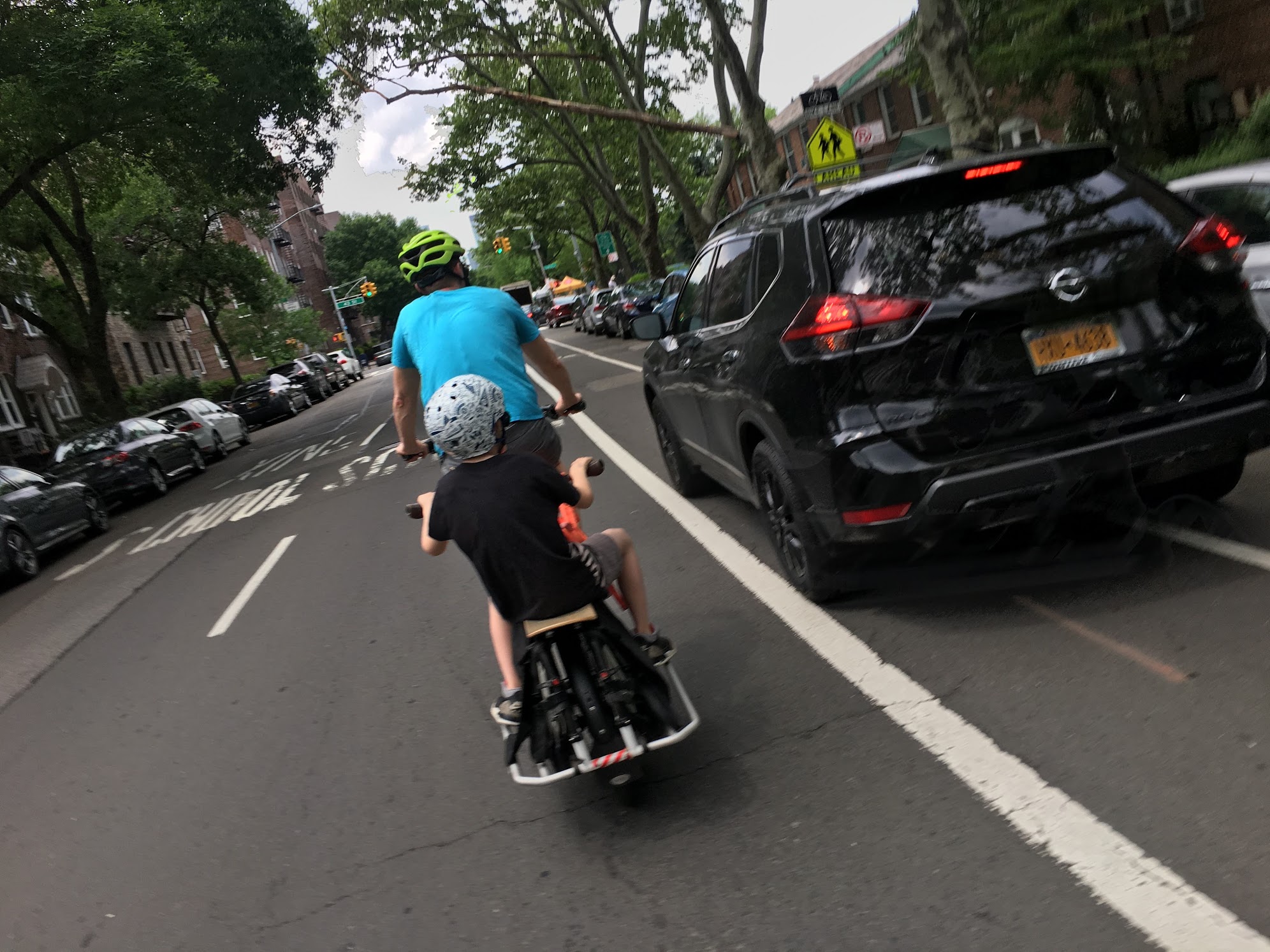 Safety advocates continue to call on the city to establish parking protected bike lanes to separate cyclists from cars and to prevent cyclist deaths. Photo by Cybele Grandjean.