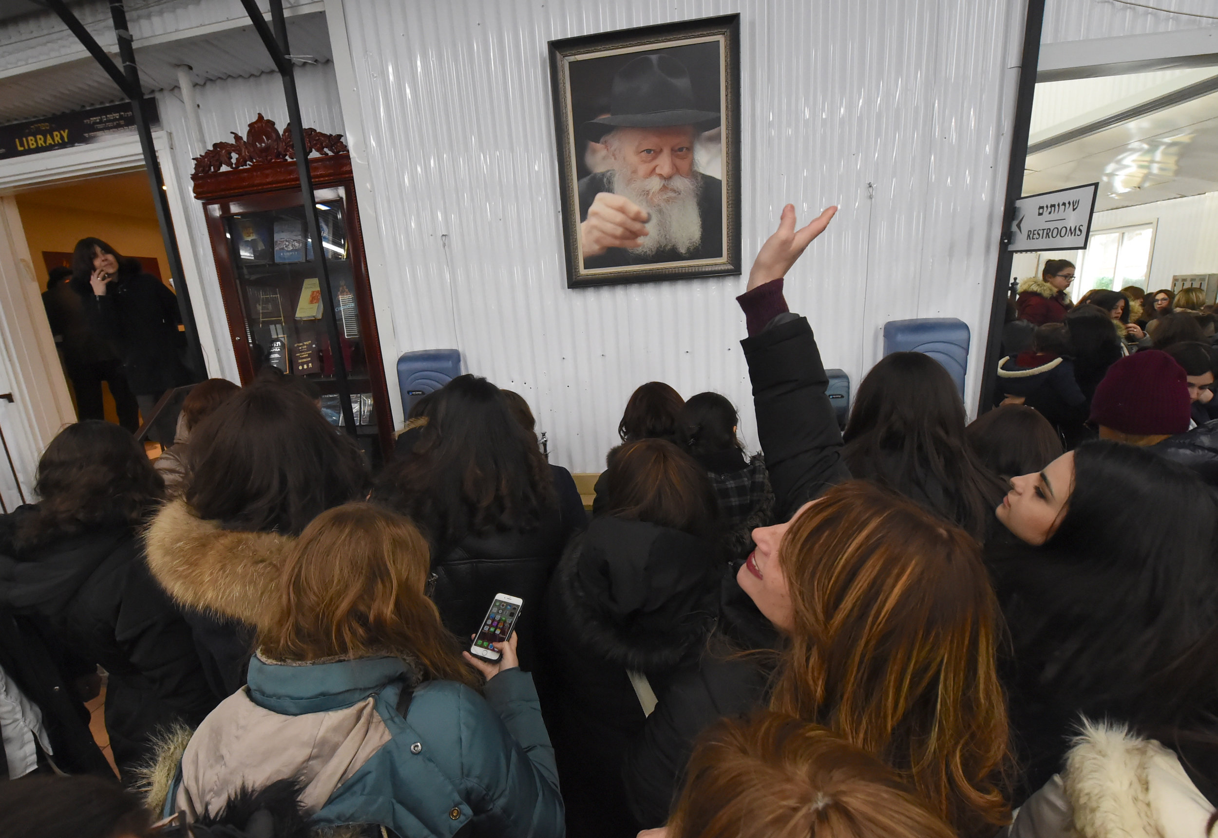 Lubavitcherwomen-toddmaisel-42.JPG