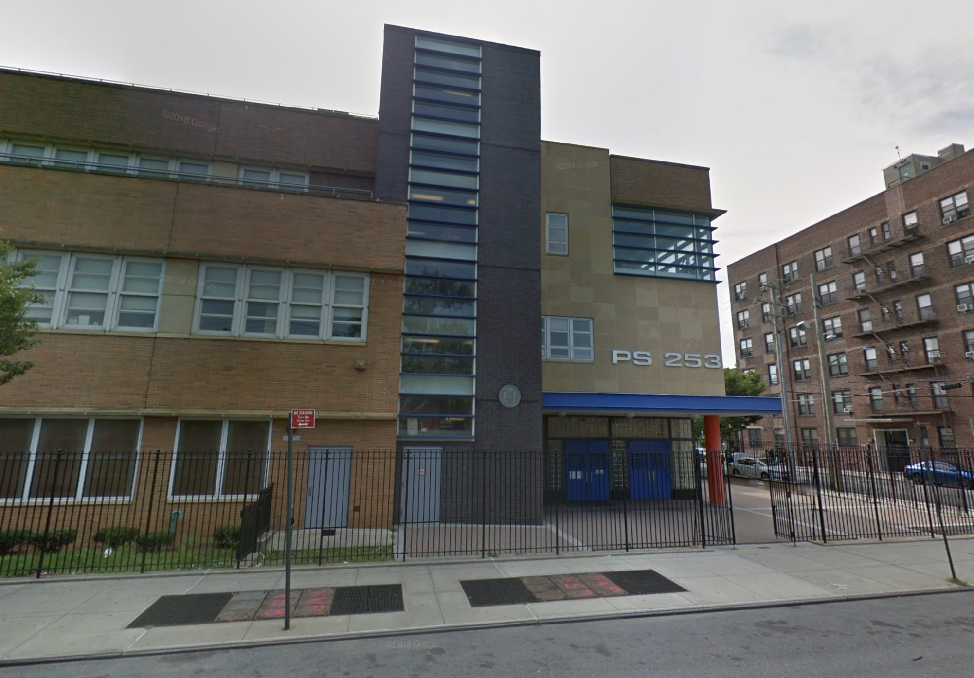P.S. 253 in Far Rockaway, where Loretta Myers teaches science. Photo via Google Maps.