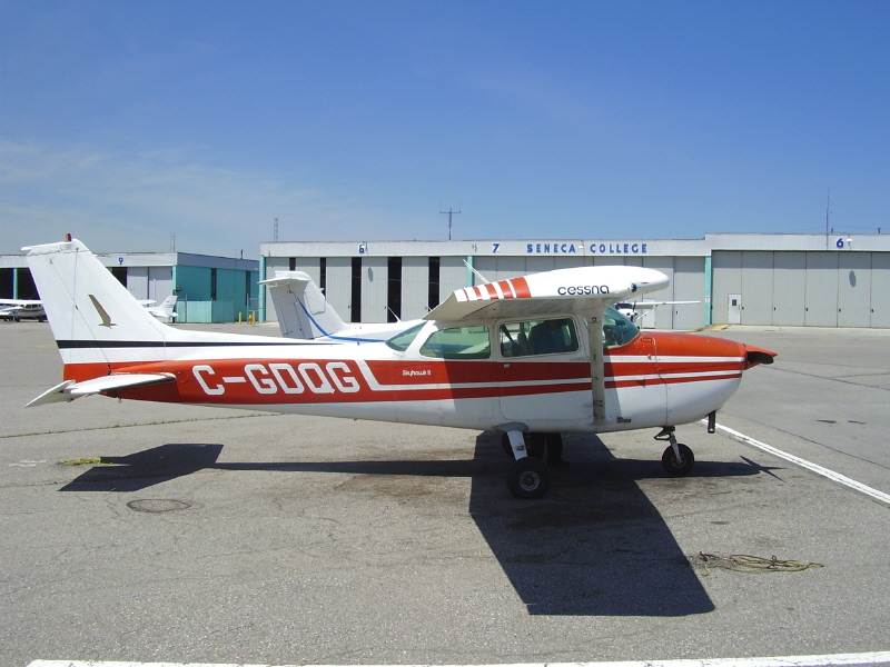 A Cessna 172N Skyhawk crash landed in a residential neighborhood near the Queens border. No one was killed. Photo by Durksteel via Wikimedia.