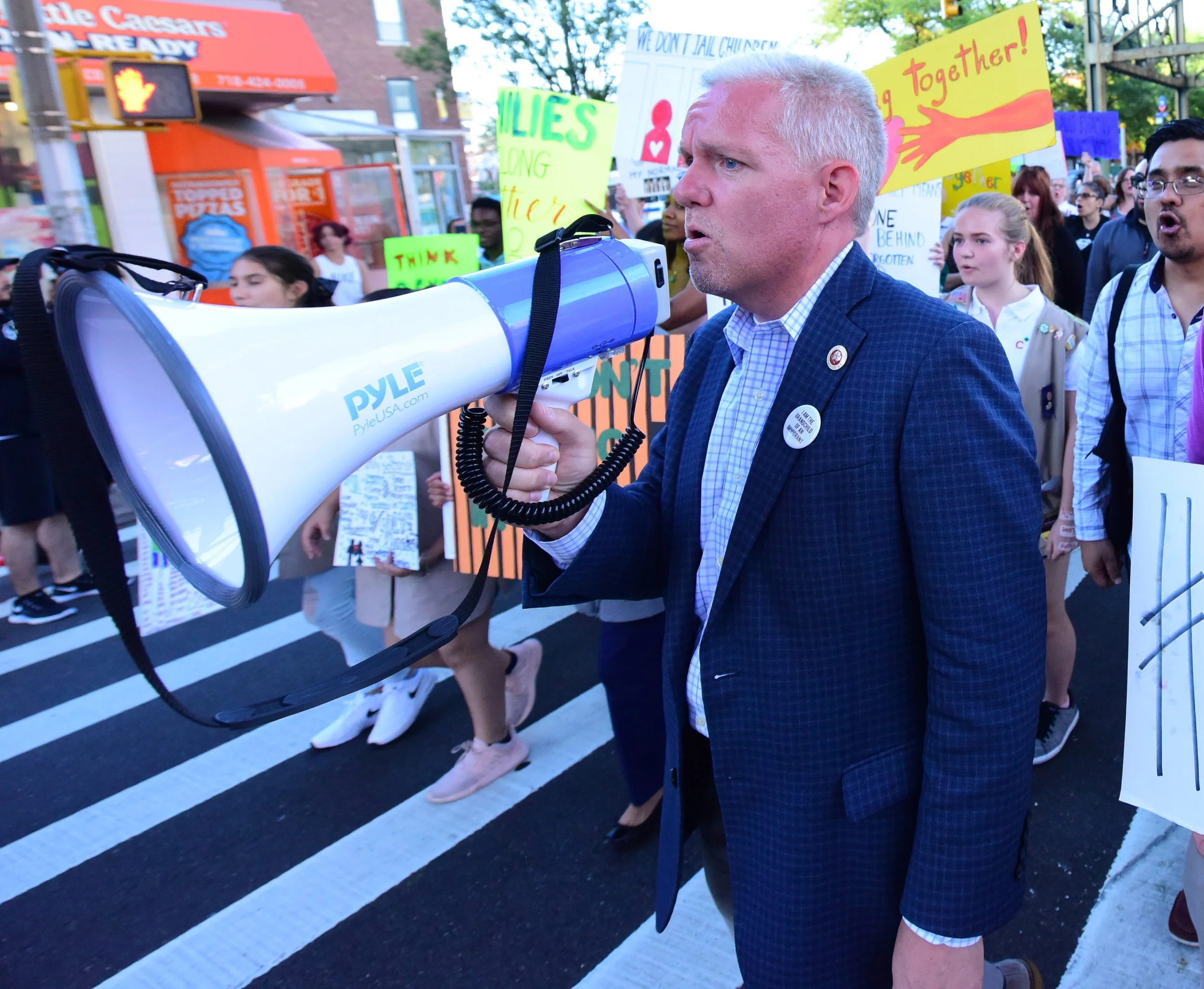 Van Bramer announces bid for borough president