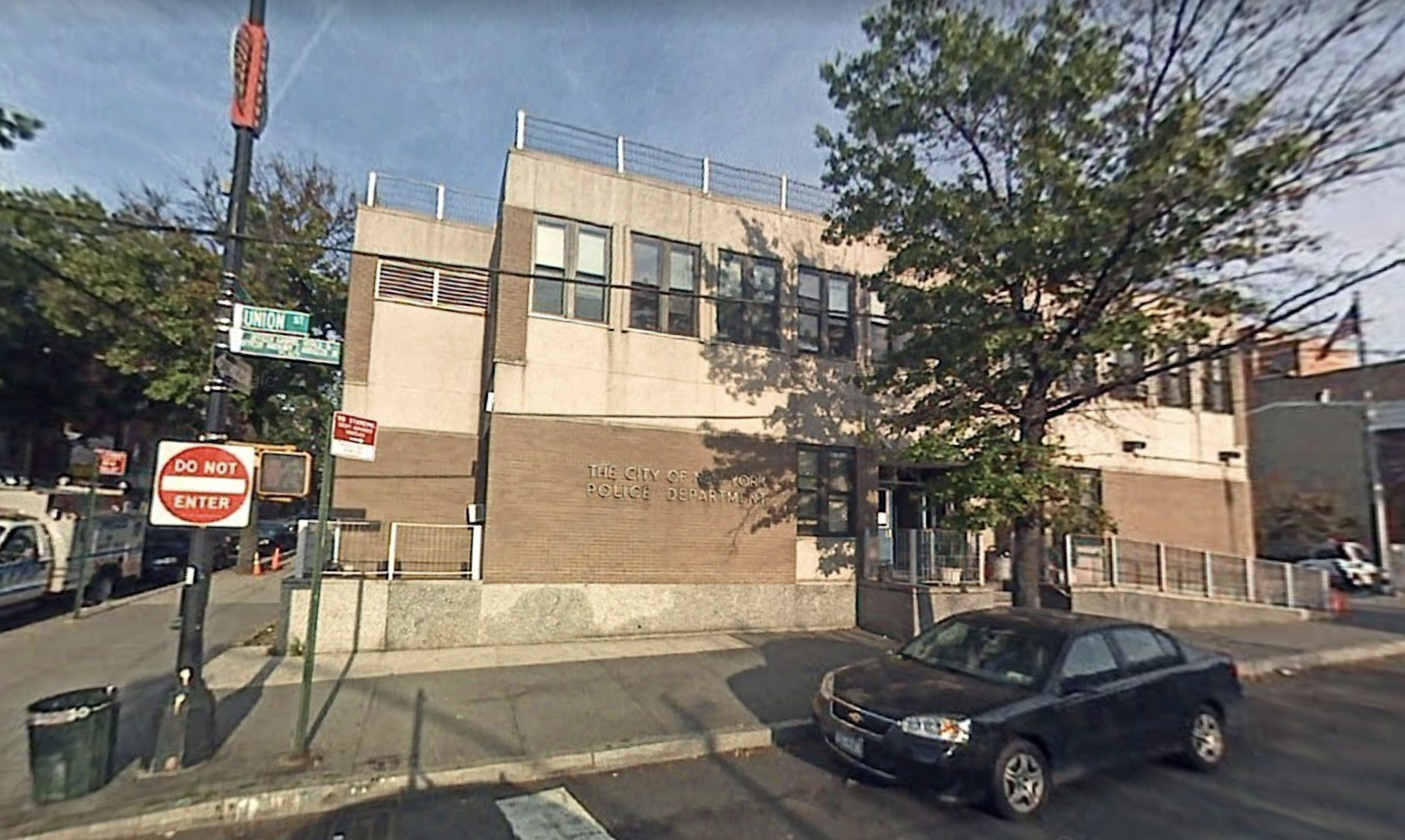 Lee worked out of the 109th Precinct in Flushing. Photo via Google Maps.