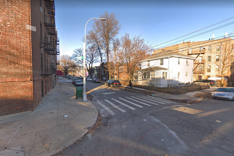 Brooklyn man indicted for exposing himself to Queens girls