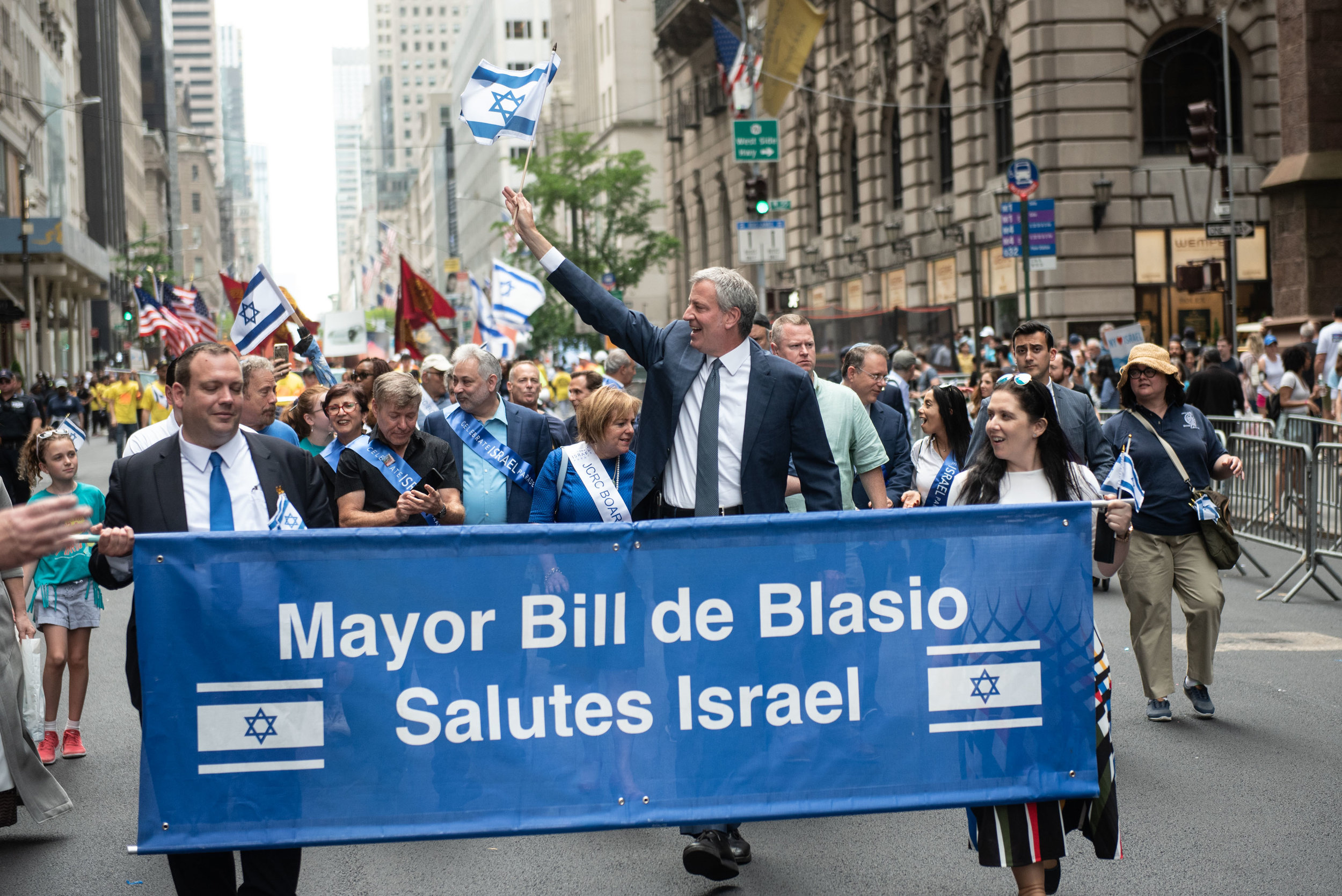 Mayor Bill de Blasio marches in the Celebrate Israel parade Sunday. Photo by Michael Appleton/Mayoral Photography Office.
