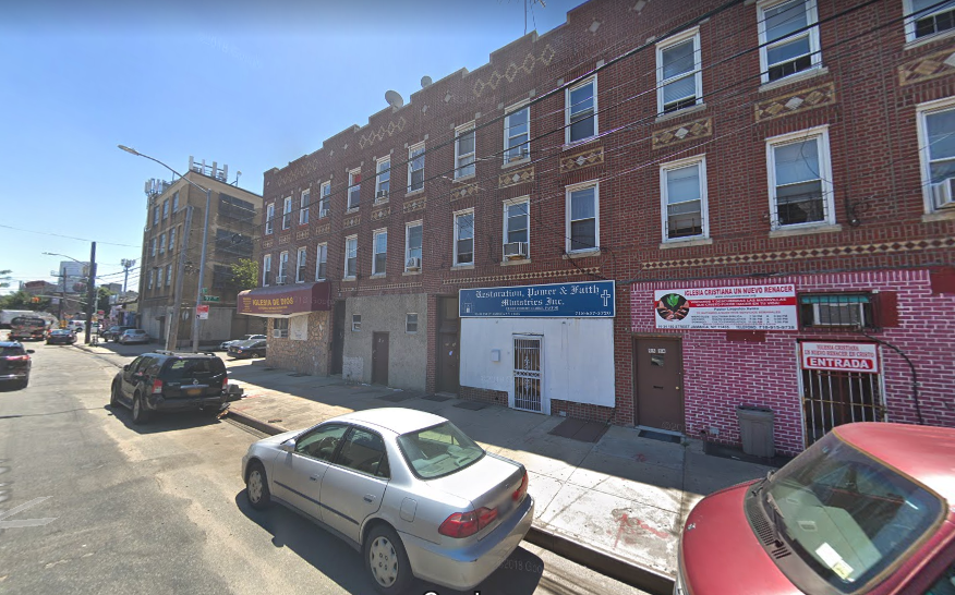 The Jamaica apartment building where a Brooklyn teen is believed to have set a fire that killed two men. Photo via Google Maps.