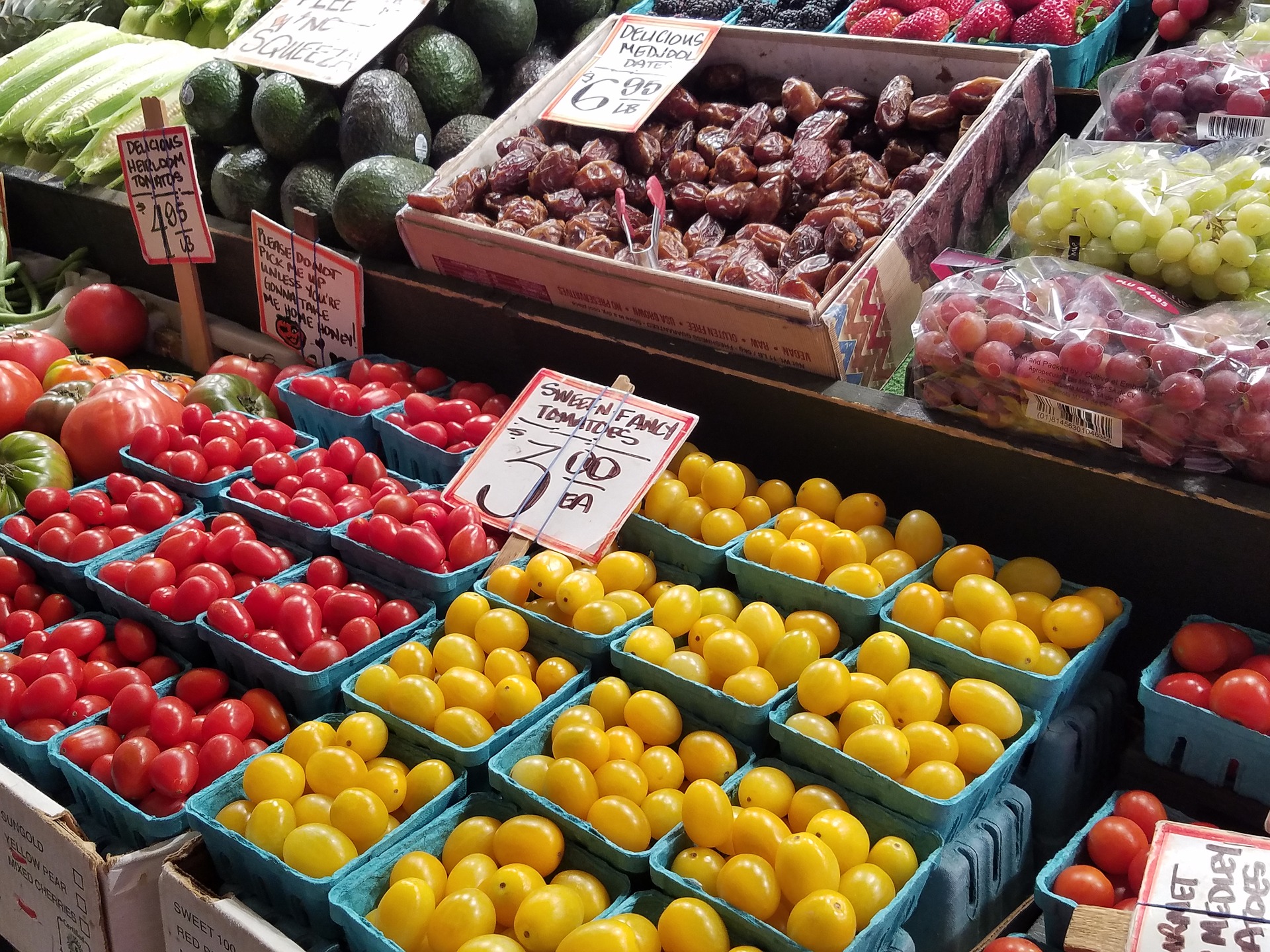 The Flushing Greenmarket first debuted in 2016. Photo by msprof68 via Pixabay.