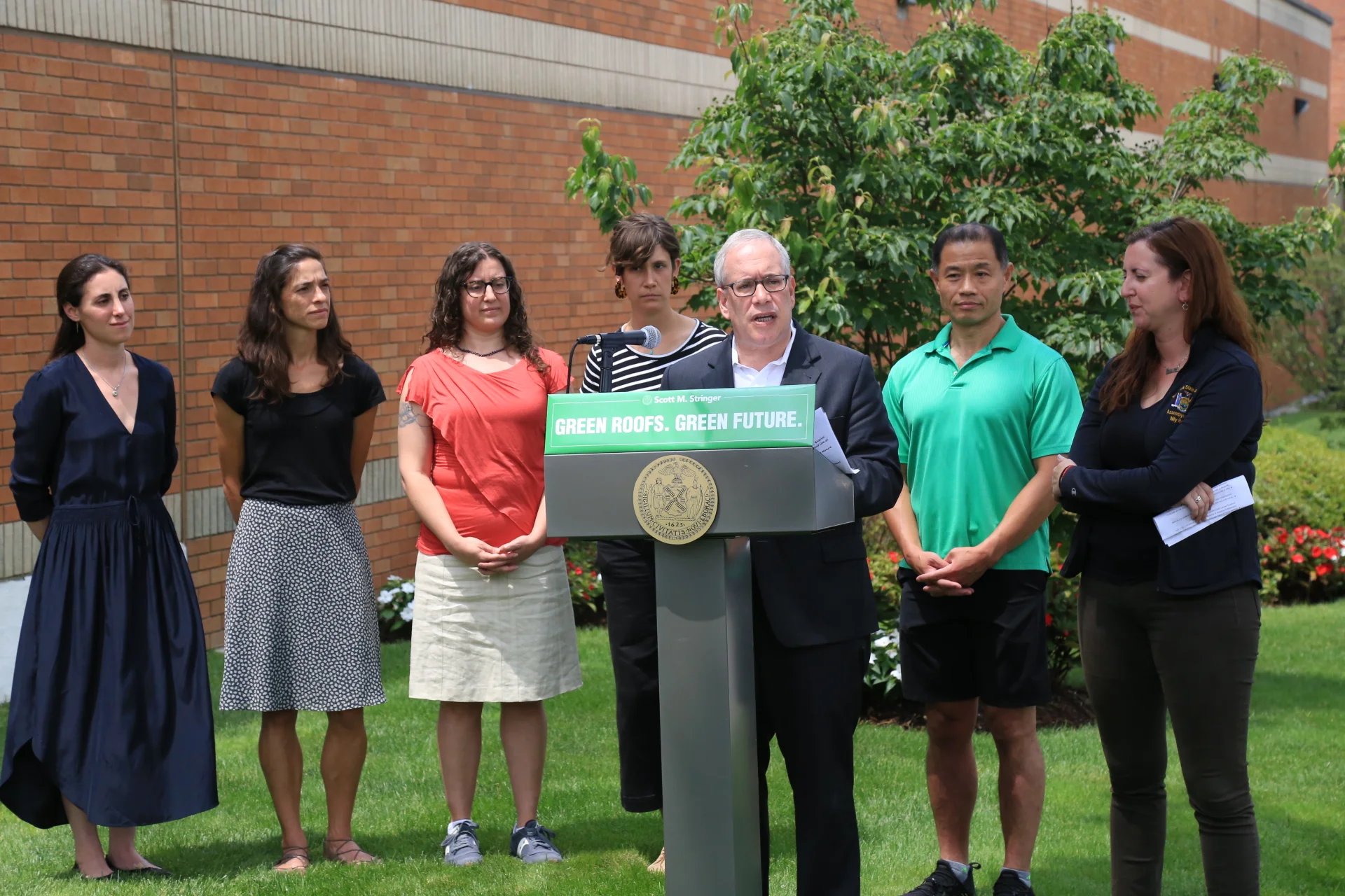 New bill could create canopy of green roofs in NYC