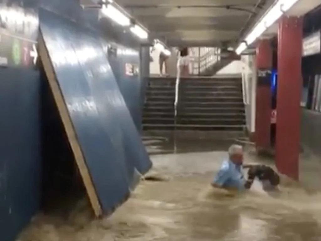 NYC Transit blames developer for LIC subway deluge&nbsp;