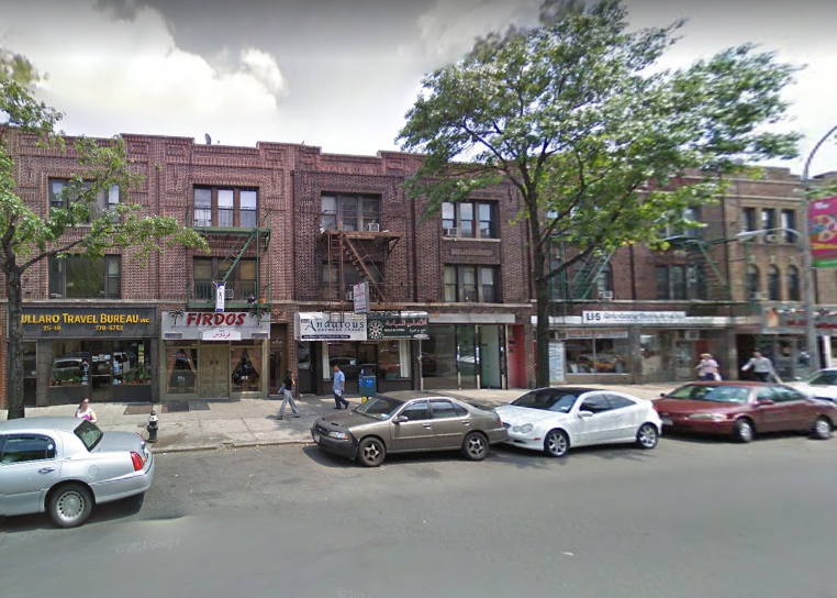 The Steinway Street apartment where police found the decomposing body of a 28-year-old woman on Friday. The woman’s death was ruled a homicide Monday. Image via Google Maps.