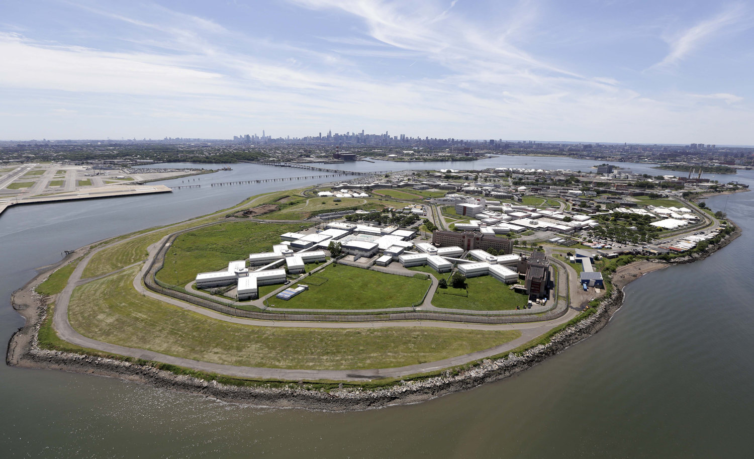 The City Council’s Land Use Committee voted Thursday in favor of a map change that would permanently ban jails on Rikers Island by 2026. AP Photo/Seth Wenig, file.