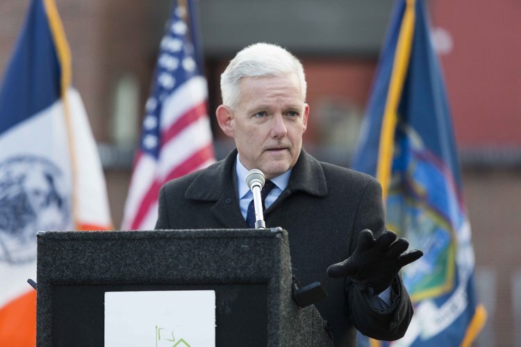 Van Bramer: NYC needs commercial rent control