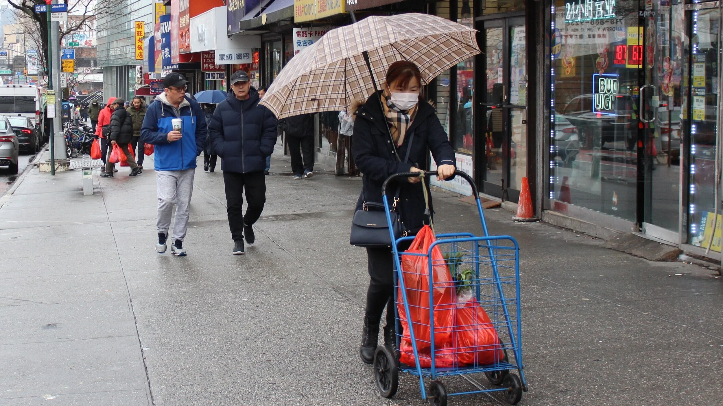 Flushing businesses persist amid coronavirus scare