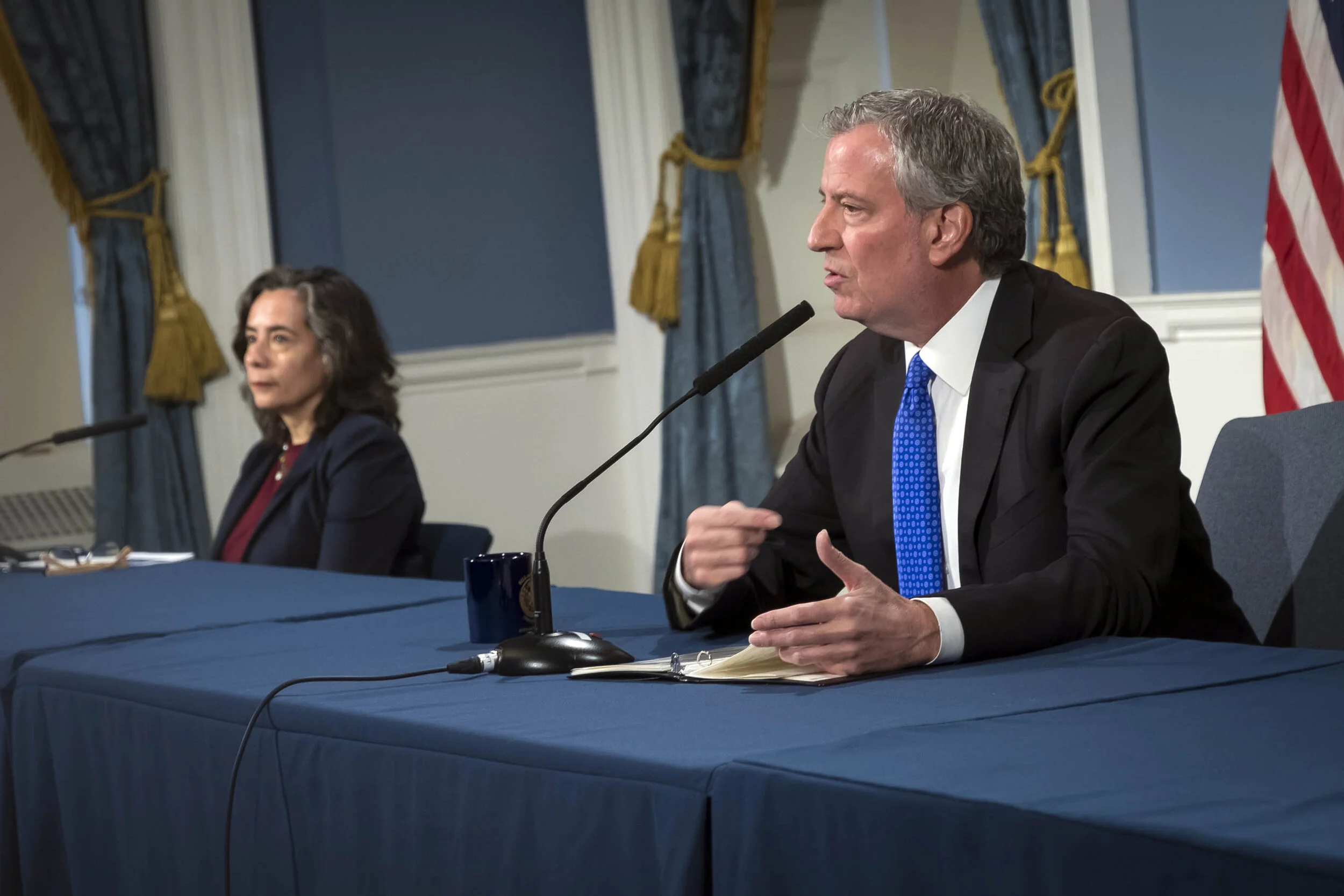 De Blasio and Cuomo bicker over school closure plan