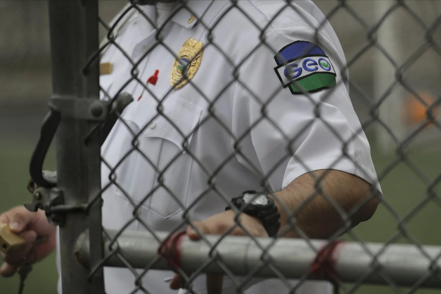 Citing COVID-19 risk, judge orders release of defendant from Queens private jail