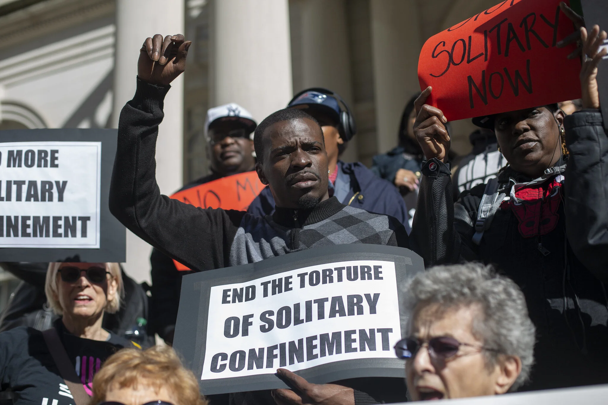 De Blasio pledges to end solitary confinement in NYC jails