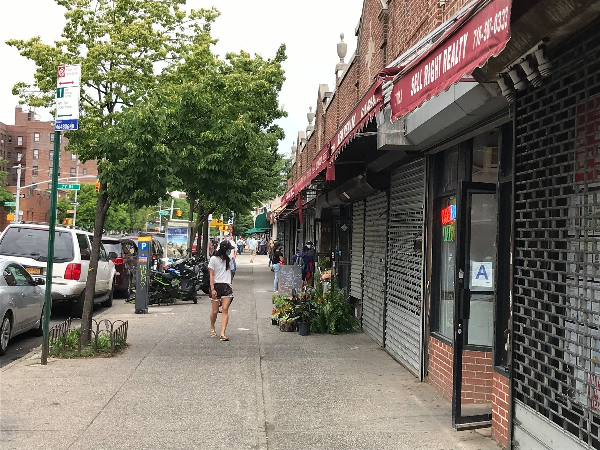 Community coalition pushes for permanent sidewalk cafes in Jackson Heights