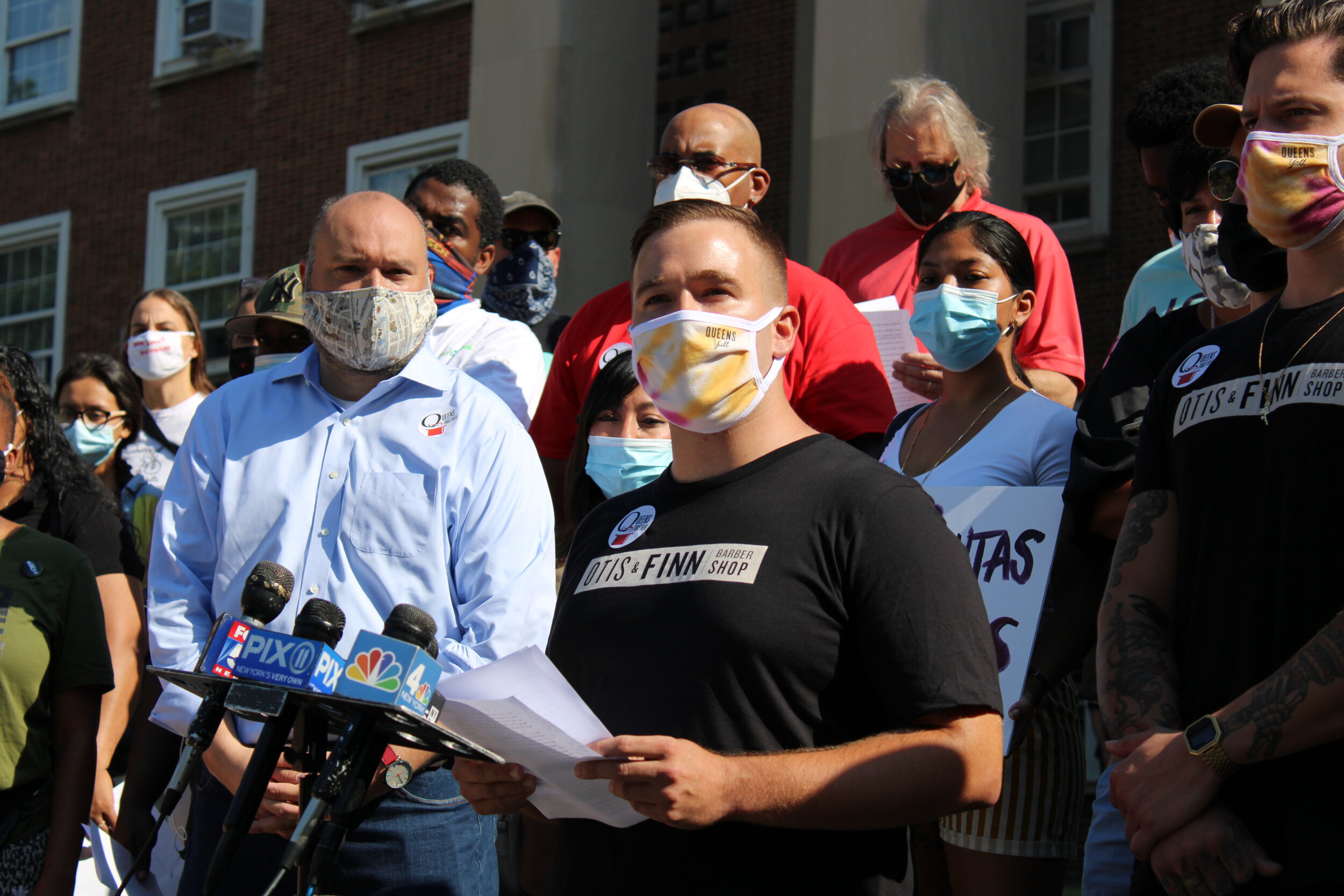 Queens small businesses demand COVID aid with rent due once again