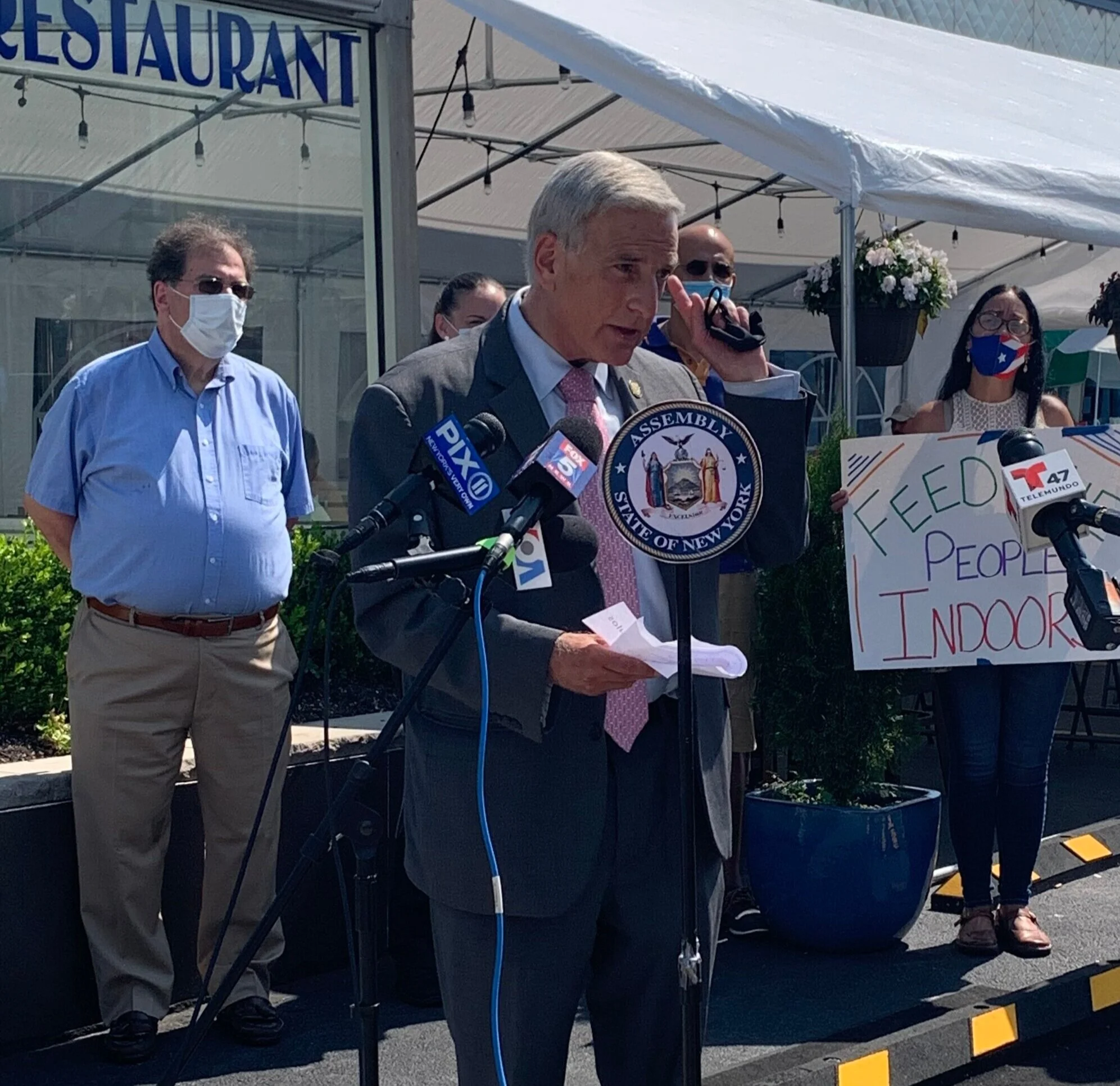 In bid for comptroller, Weprin calls on city to resume indoor dining