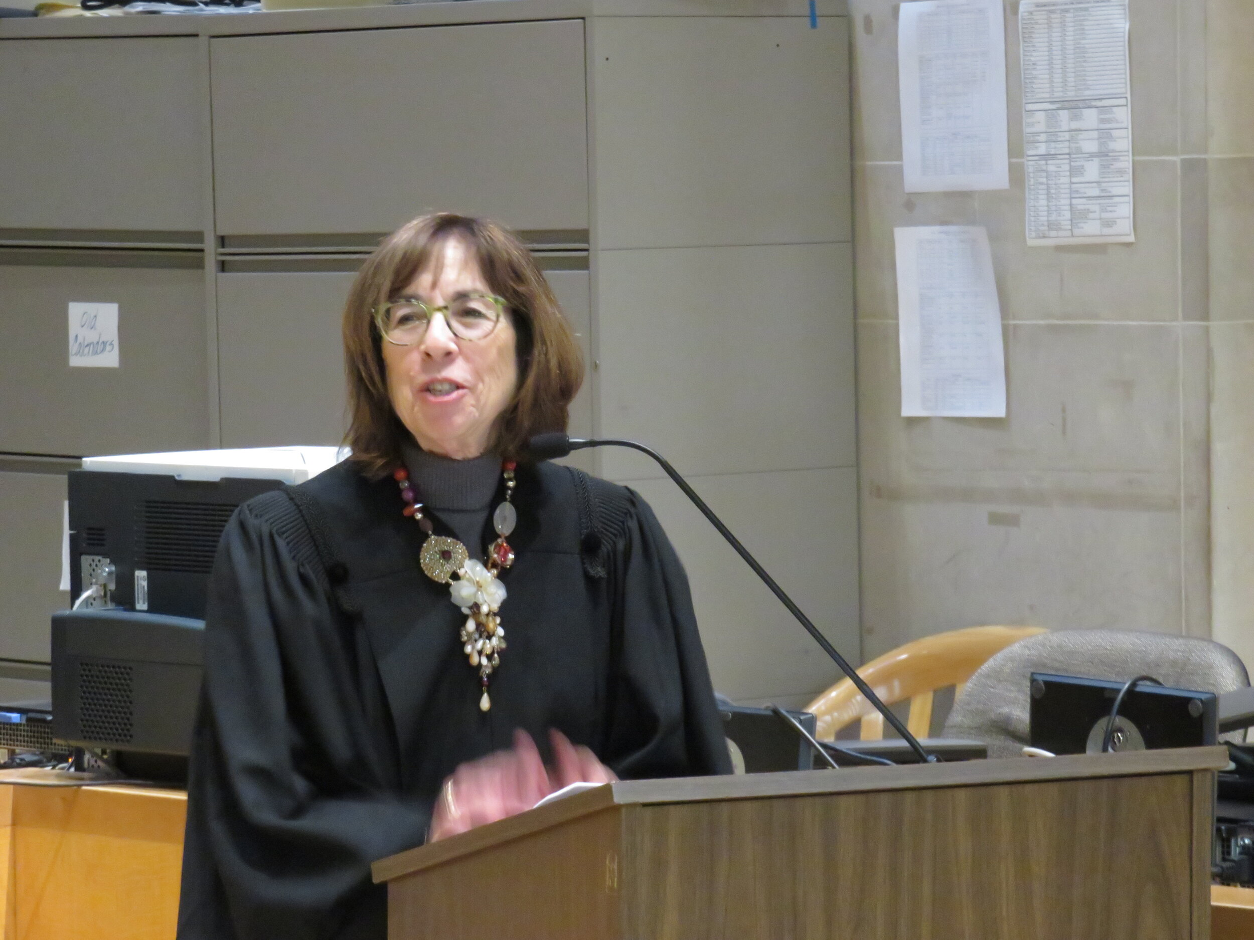 Over 80 attorneys urge NY court leaders to retain Justice Bernice Siegal