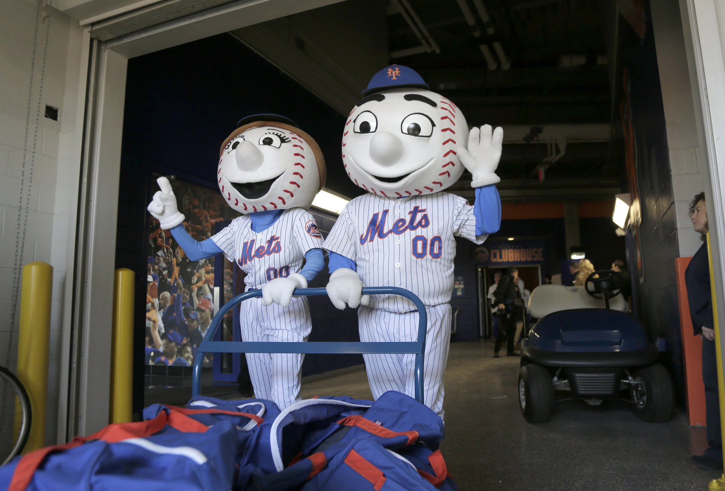 It’s official. Steve Cohen owns the Mets.