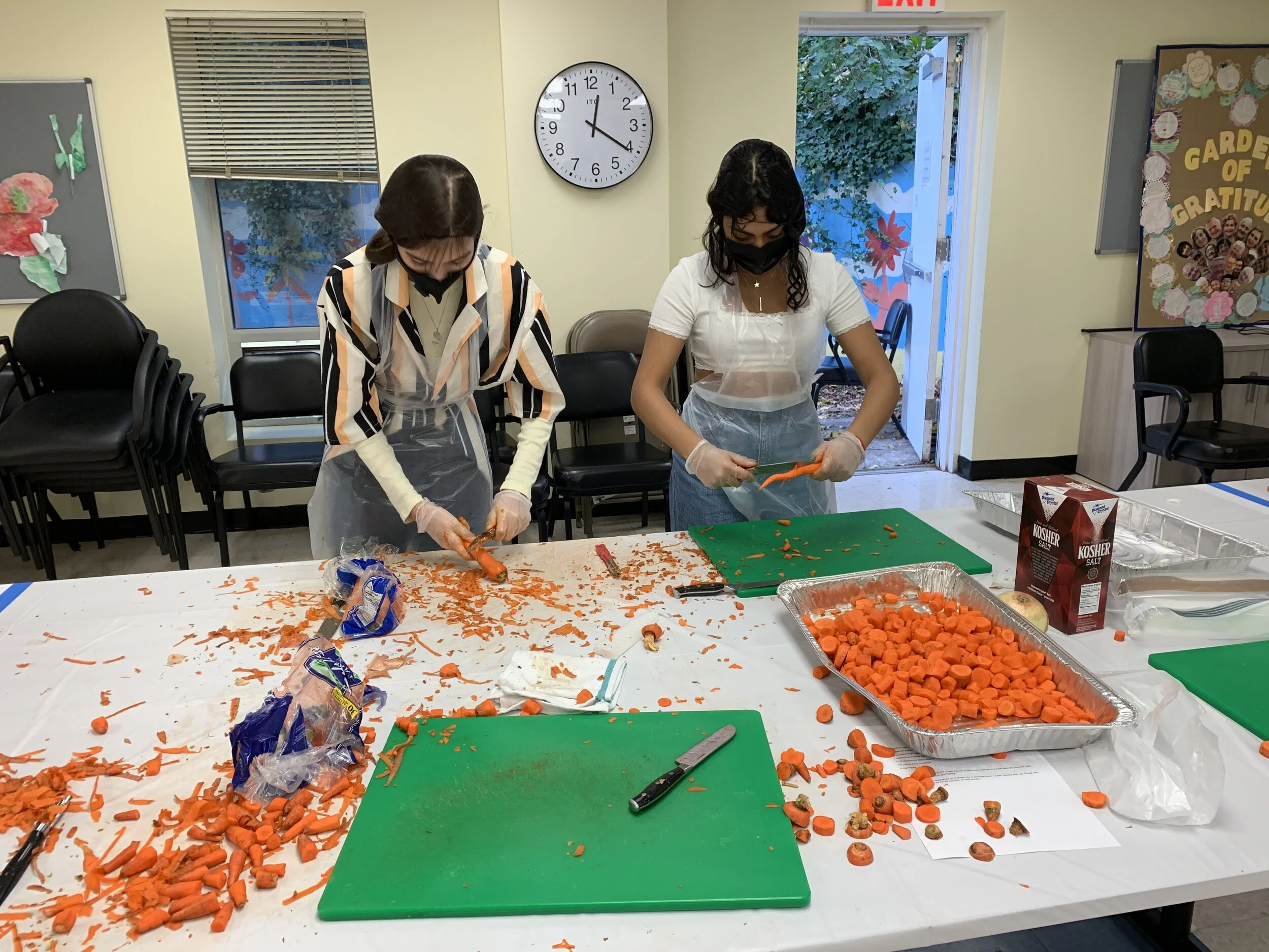 This Thanksgiving, Queens food pantries get creative to fight hunger during pandemic