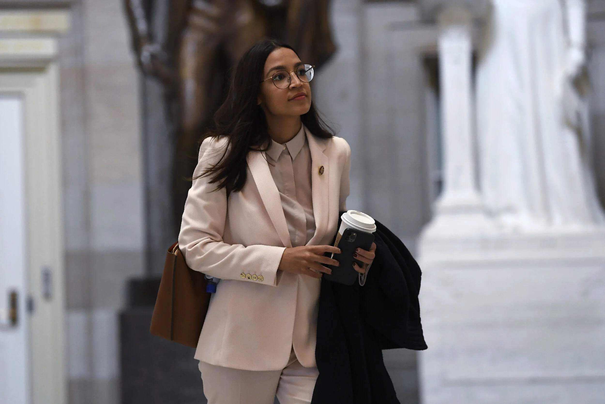 AOC taps huge team of volunteers to tutor kids in Queens
