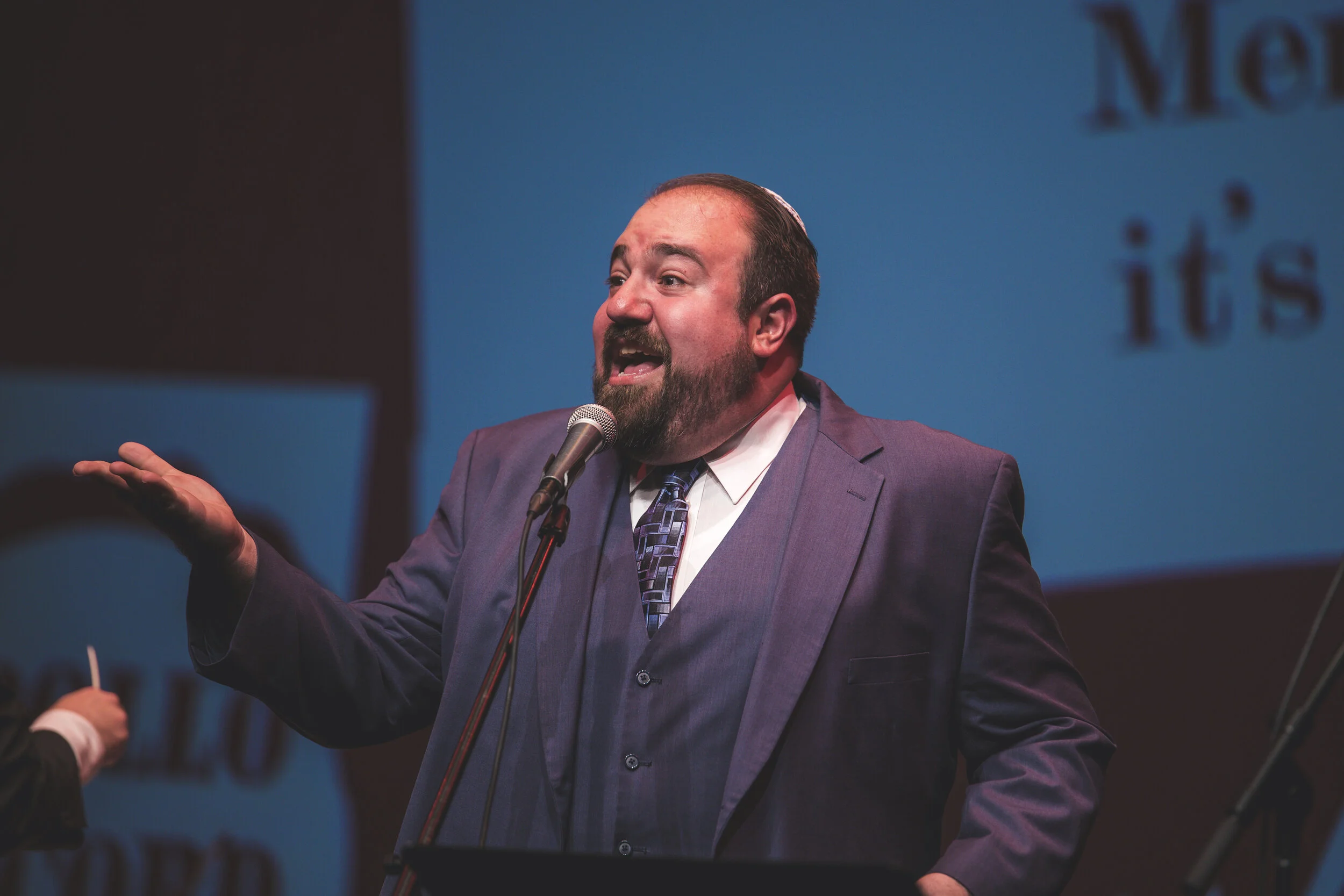An Astoria performer makes his directorial debut at Folksbiene Theater
