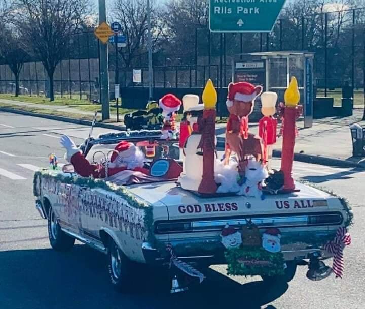 Glendale resident Mike Bilski drives his 1966 Mercury Comet convertible through local neighborhoods dressed as Santa Claus while playing Christmas carols. Photo courtesy of Bilski