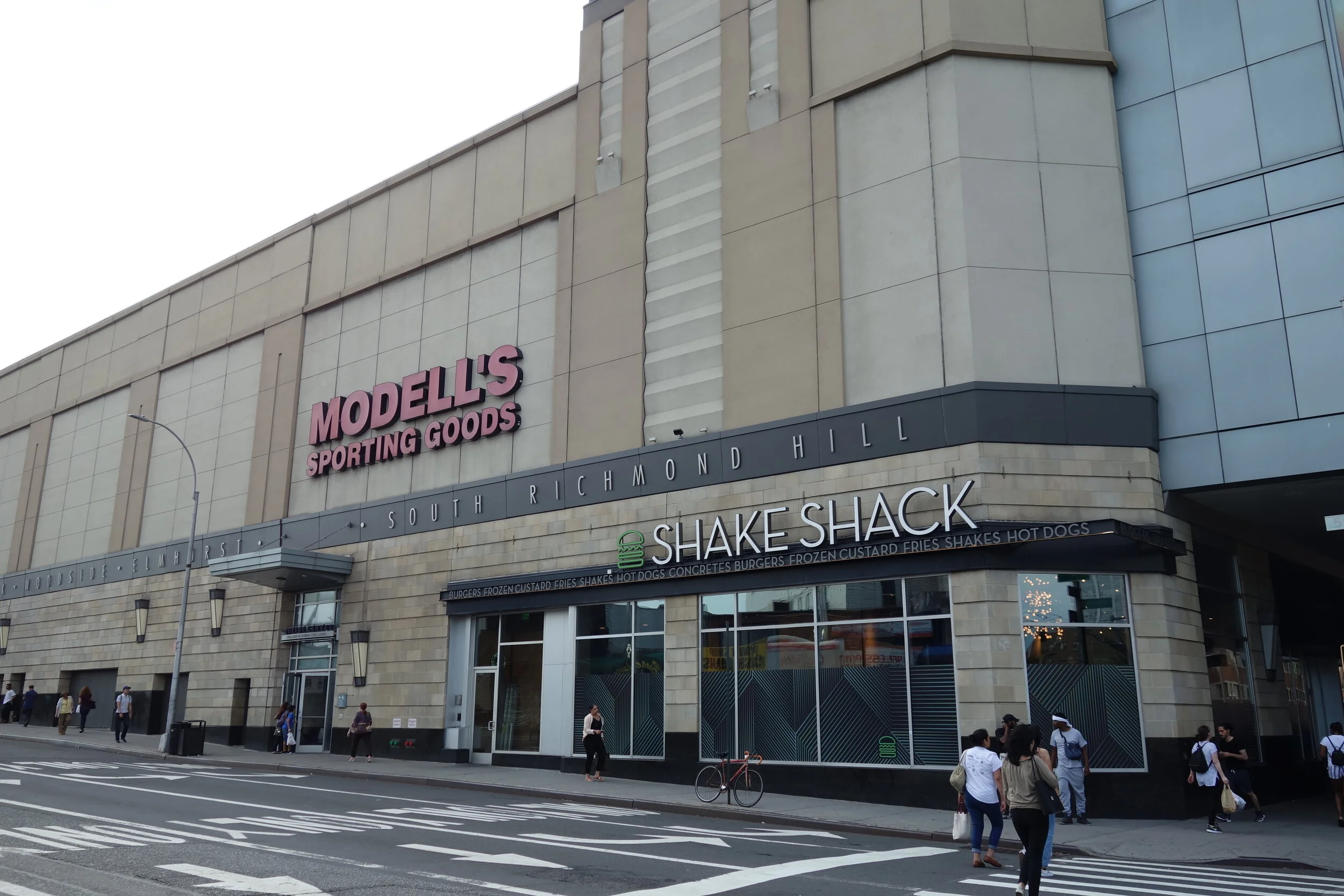 Nearly 200 Queens chain stores closed in 2020 as COVID and Amazon hammer businesses 
