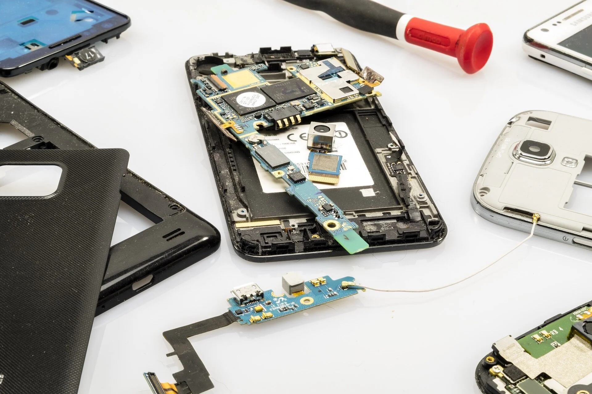 NY considers ‘fair repair’ bill to let private shops, DIY hobbyists fix devices&nbsp;