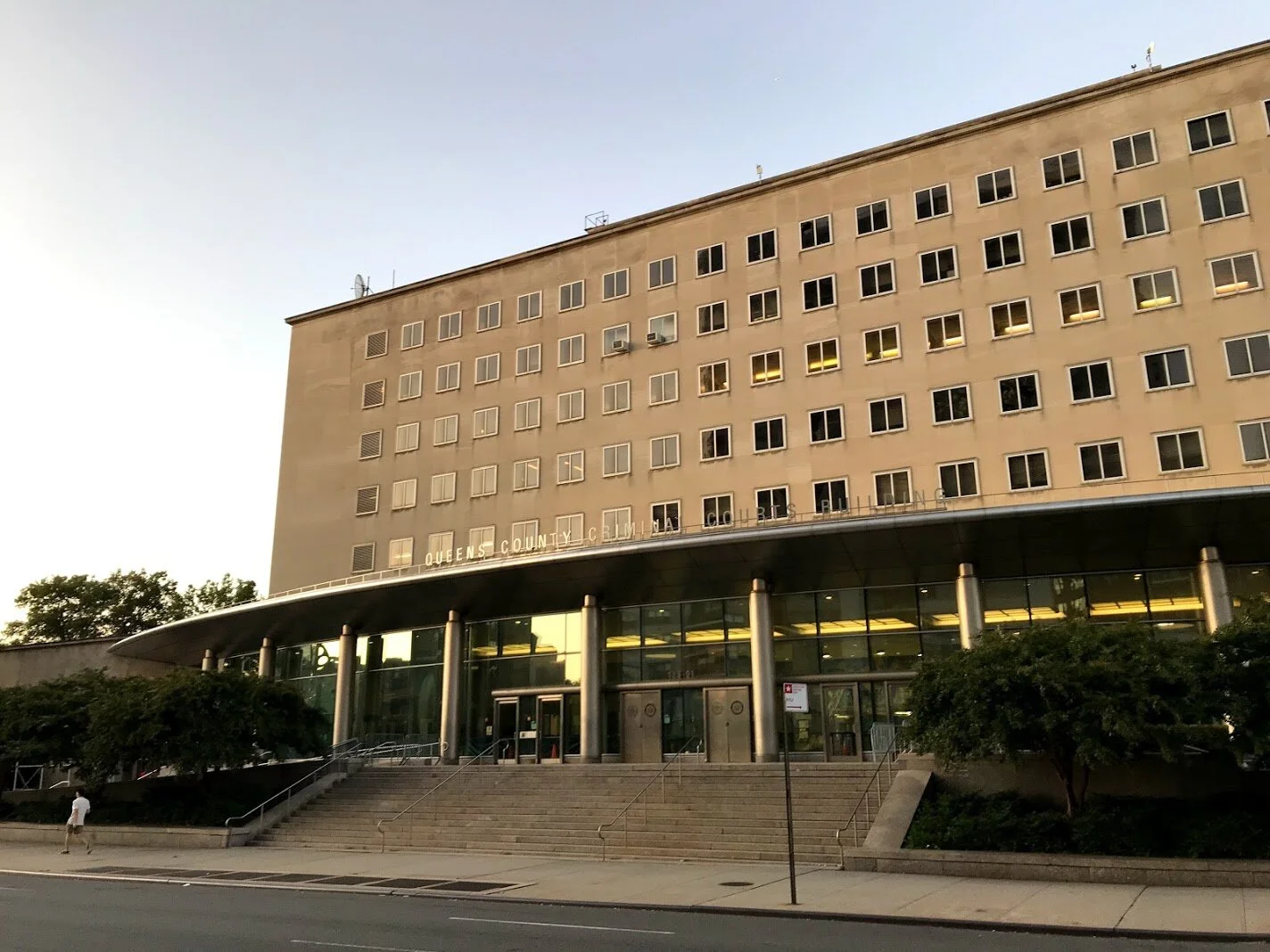 With vaccines limited, 30+ Queens court staffers test positive for COVID in 2021