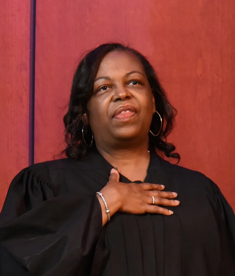 Queens female judges and lawyers still see sexism in the courts 