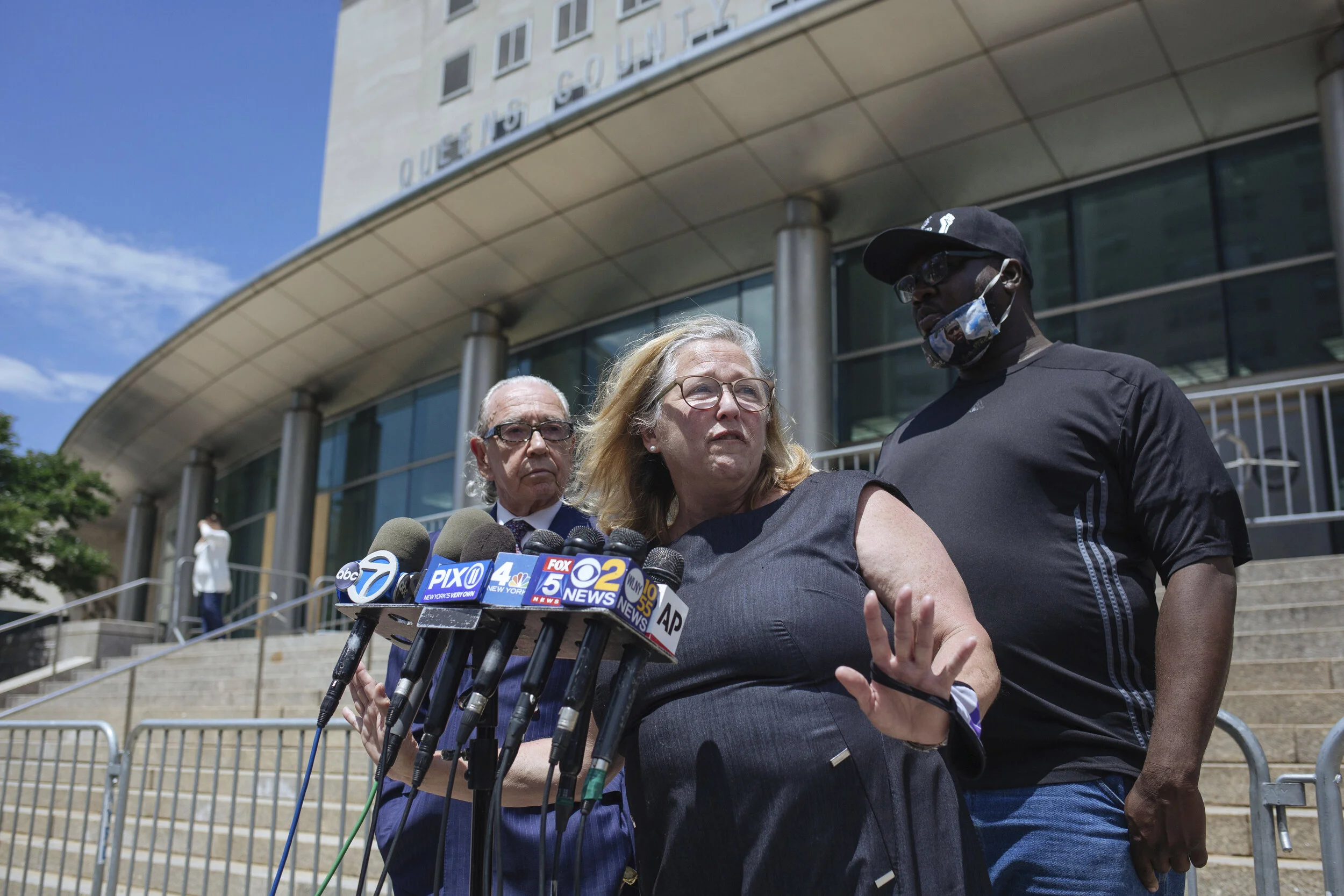 Labor dispute escalates after Queens public defender group unionizes