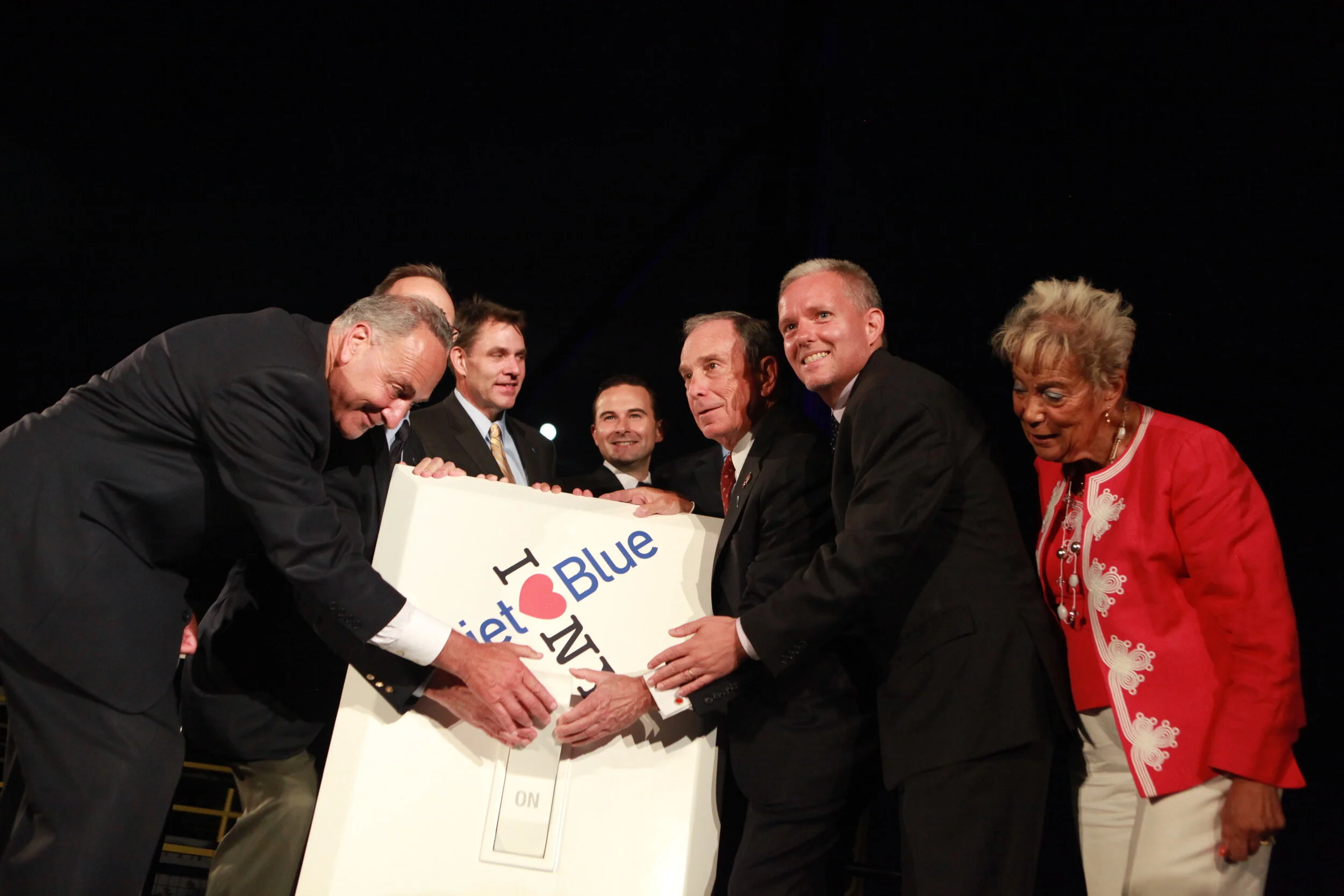 Queens borough president candidates urge JetBlue to stay in Long Island City