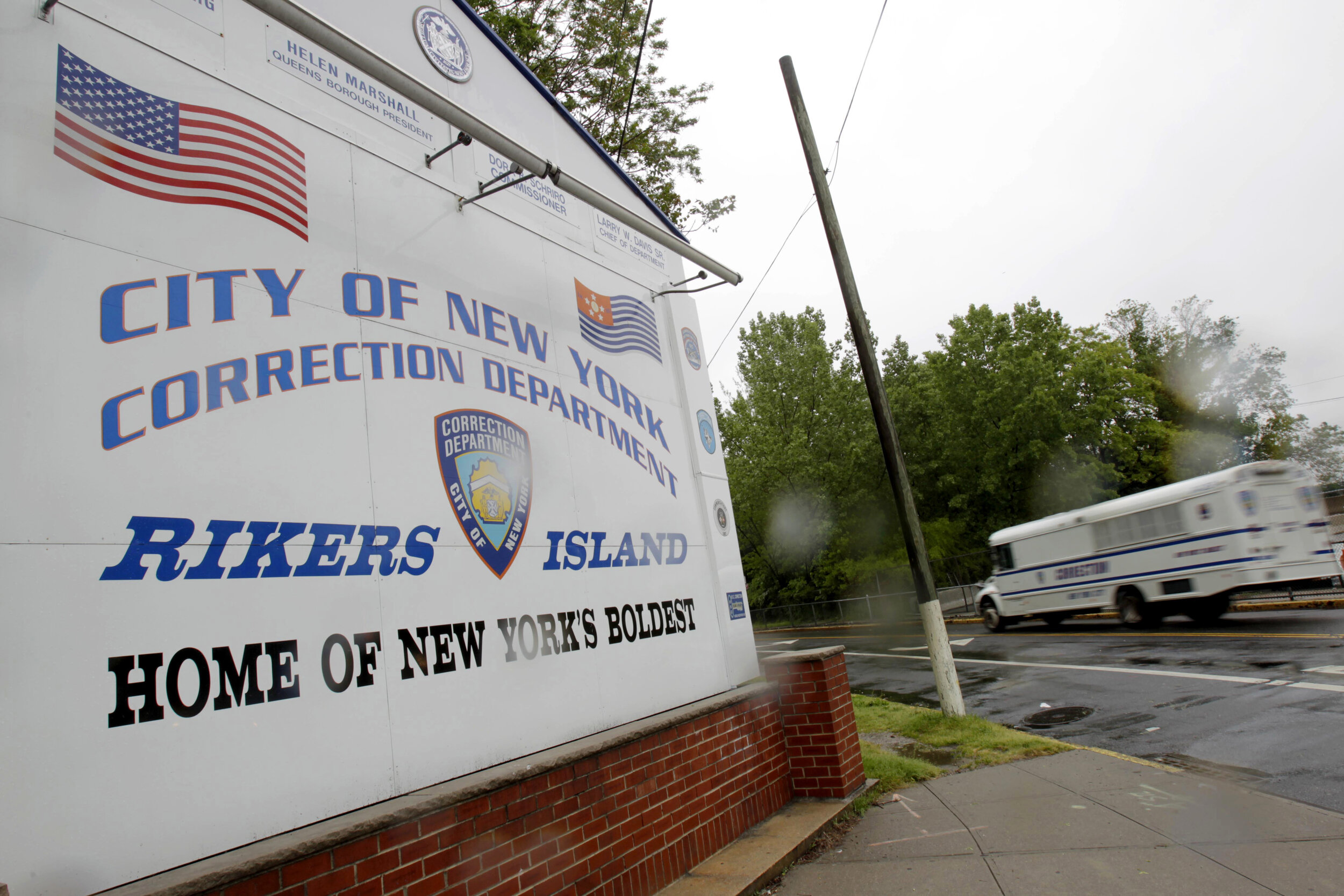 One year after first Rikers COVID death, advocates push parole reform law 