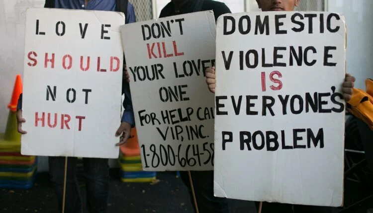 How to recognize intimate partner violence