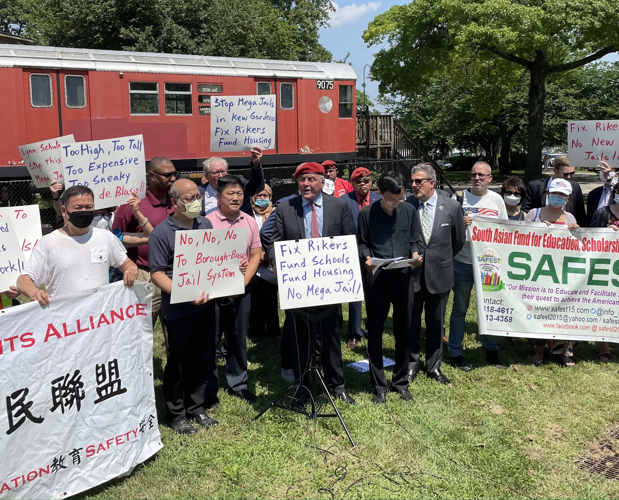 Group rallies to stop borough-based jail in Kew Gardens