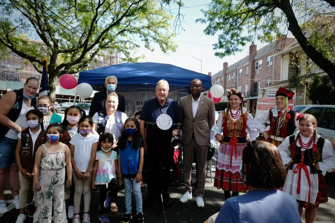 Polish WWII heroes honored with Elmhurst street renaming