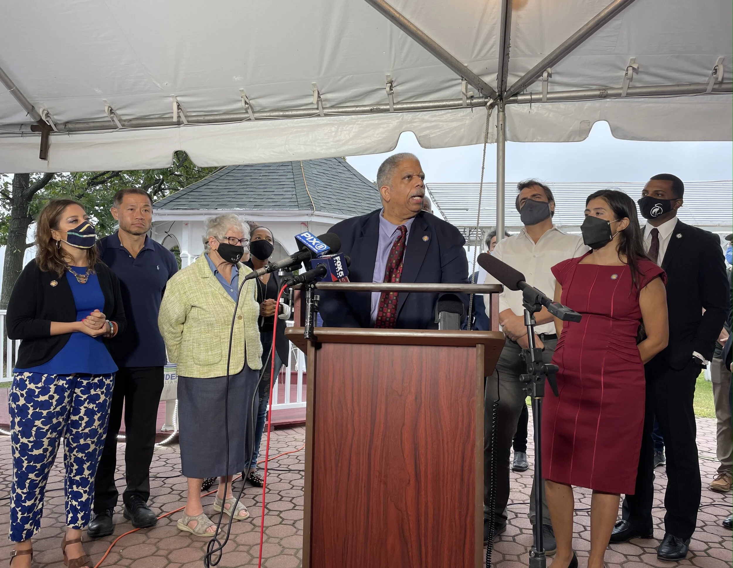 AirTrain to nowhere: Gov. says she’ll reconsider LGA AirTrain 