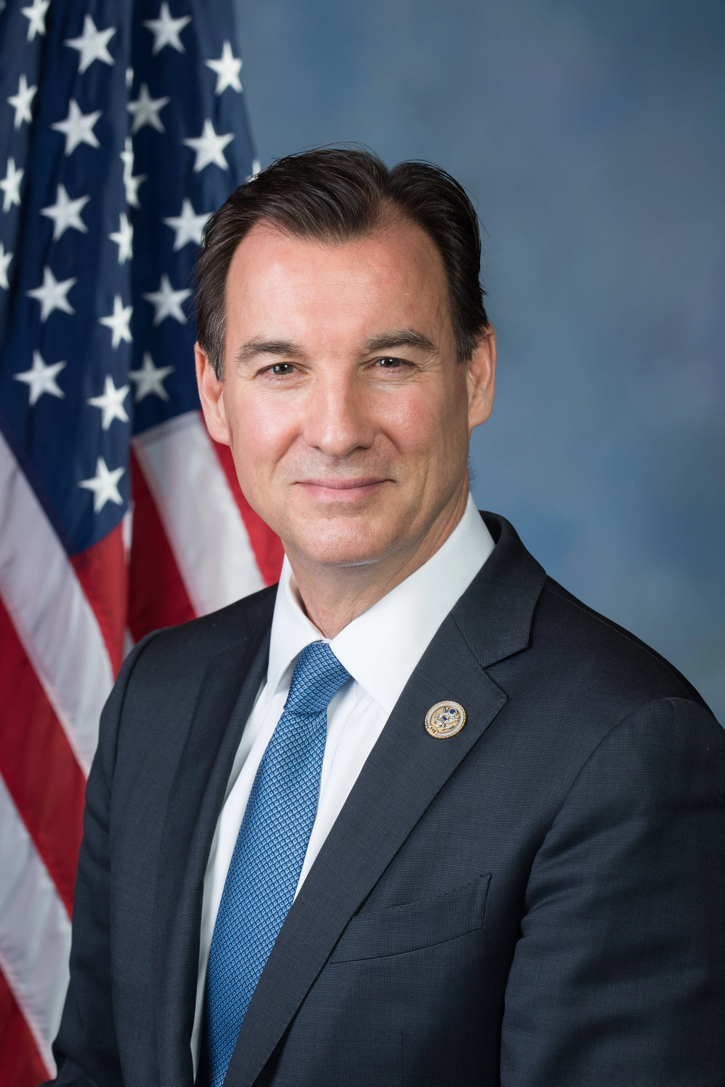 Suozzi pushes back against Manhattan DA and Gov. Hochul
