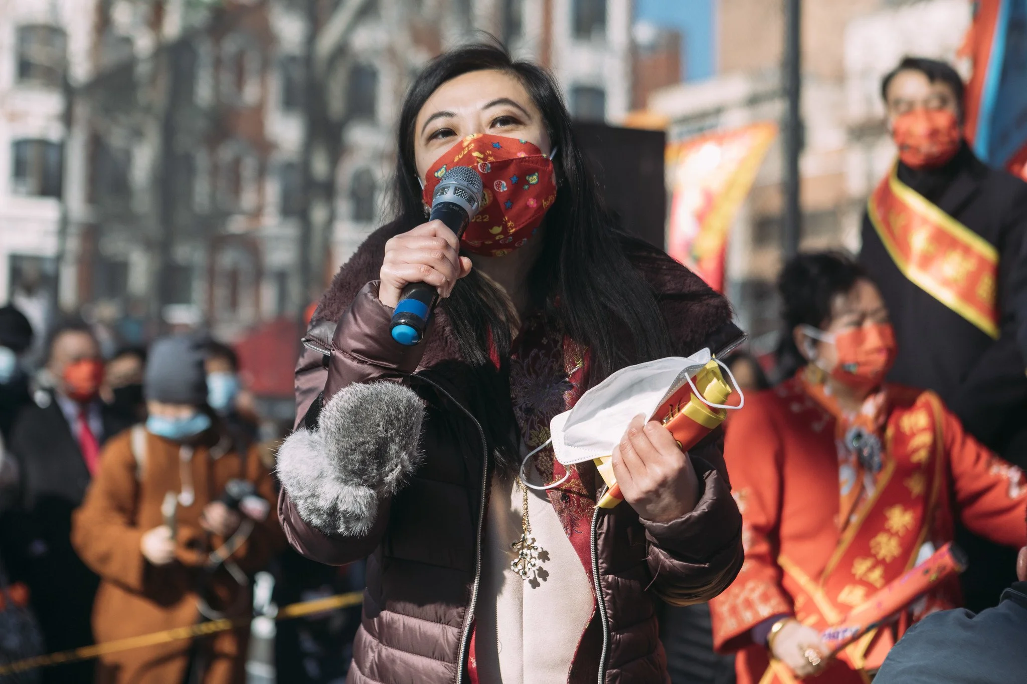 Queens lawmaker looks for answers about Flushing temporary shelter